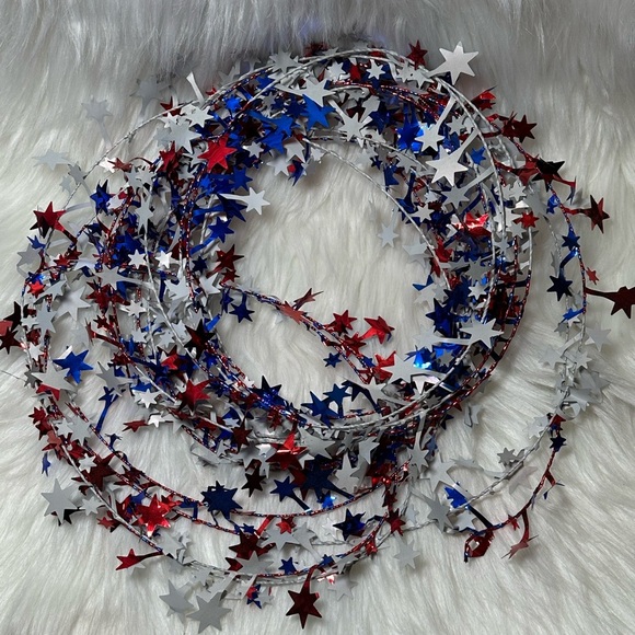 Patriotic Party Supplies Set with Red, Blue, and White Decorations - Picture 6 of 6